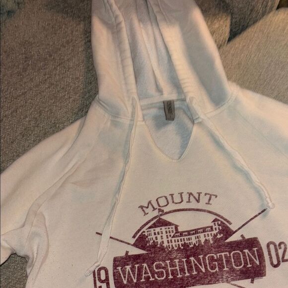 Mount Washington NH Resort Hoodie - Picture 11 of 12
